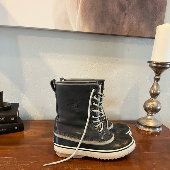 Sorel winter boots - Picture 1 of 4